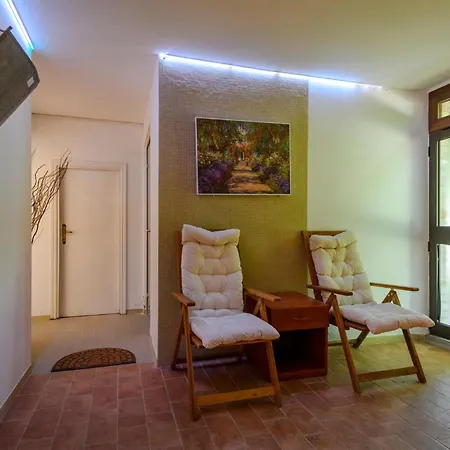 Appartamento Lovely In *